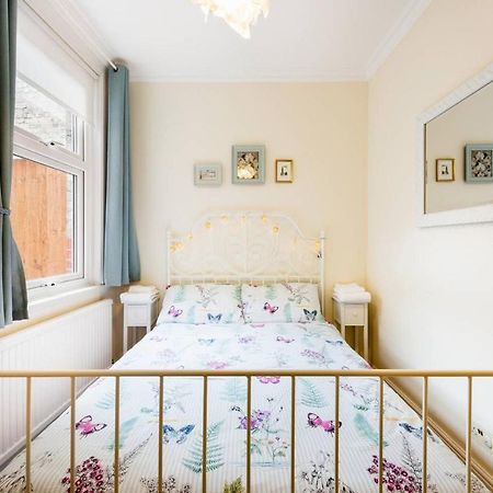 Bikki Apartments - 2 Bedroom Harrow Eksteriør bilde