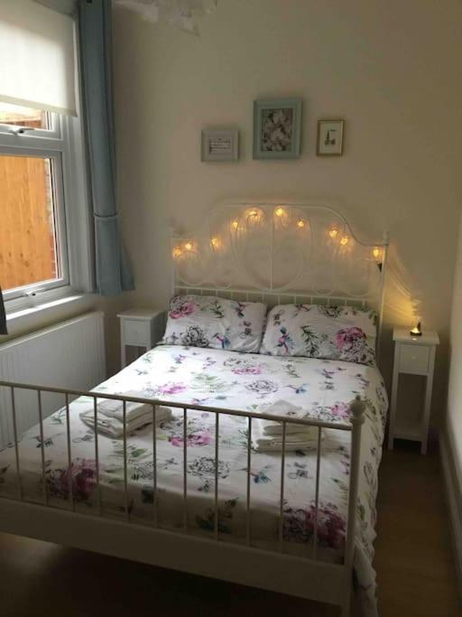 Bikki Apartments - 2 Bedroom Harrow Eksteriør bilde