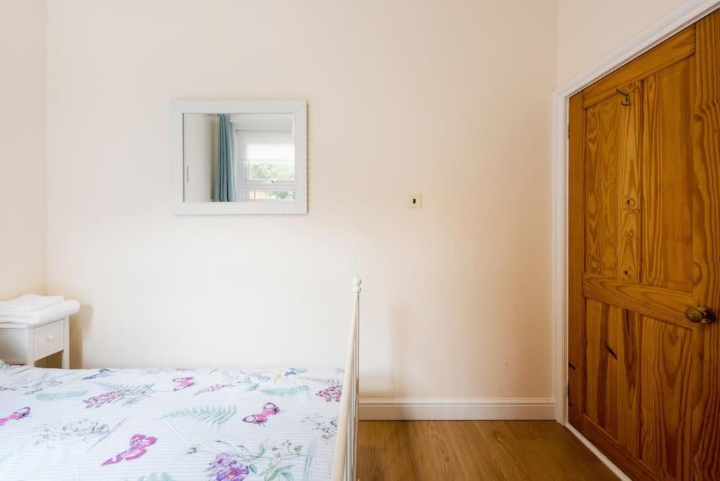 Bikki Apartments - 2 Bedroom Harrow Eksteriør bilde
