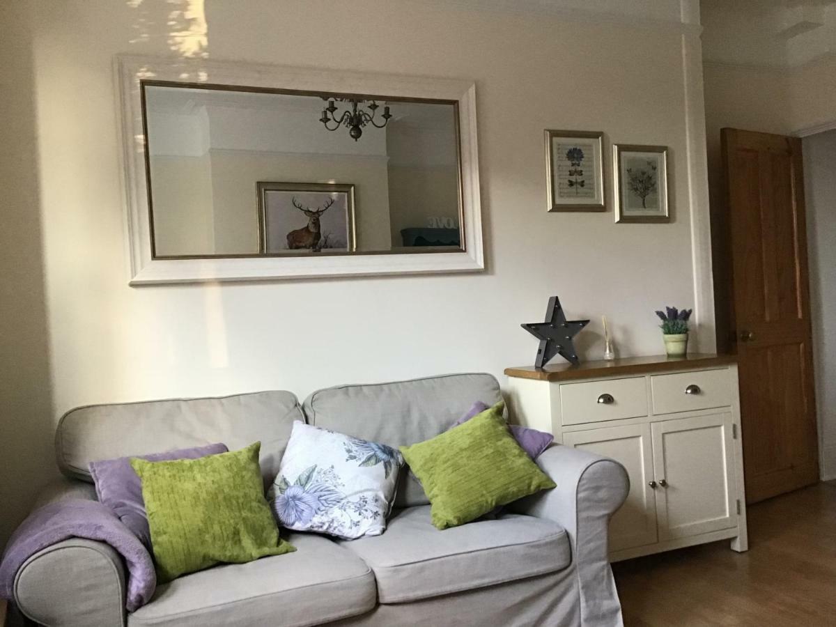 Bikki Apartments - 2 Bedroom Harrow Eksteriør bilde